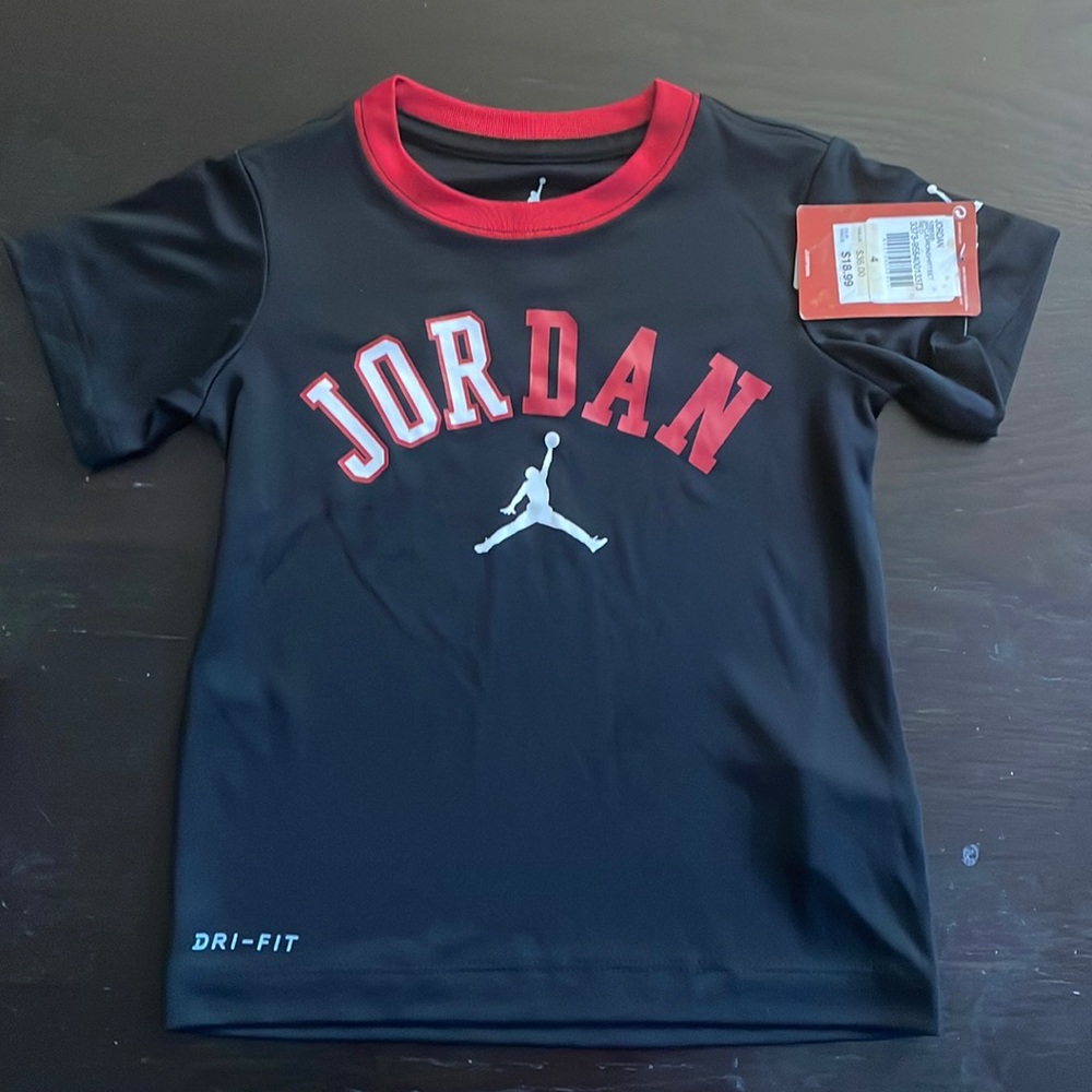 Jordan Boys T Shirt NWT